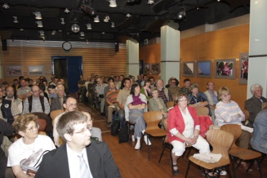 Az MME küldöttközgyűlése 2010-ben a Fővárosi Állat- és Növénykert Barlangtermében (Fotó: Orbán Zoltán).
