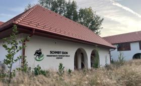 Schmidt Egon központ