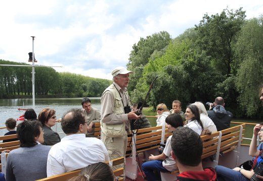 Prof. Dr. Szép Tibor kutató, a hajós túra szakmai vezetője (fotó: Orbán Zoltán)
